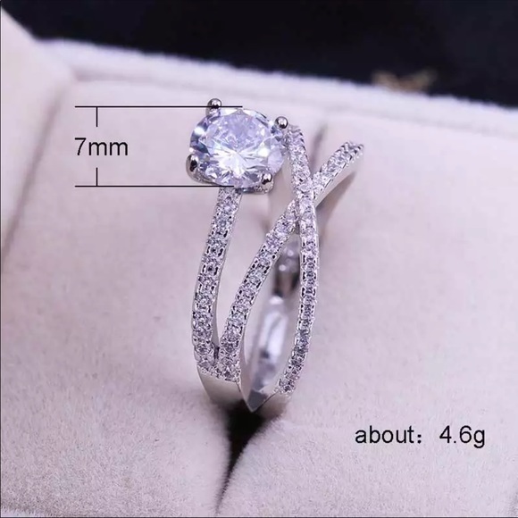 NWT Fancy Cross Twine Ring With Square Stone - Picture 5 of 5